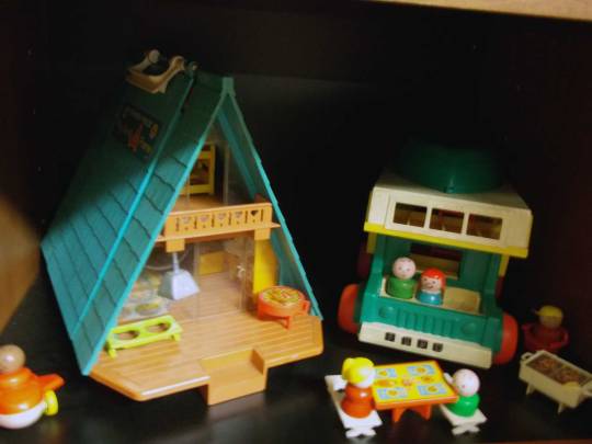 Vintage Fisher Price A Frame Cottage with RV